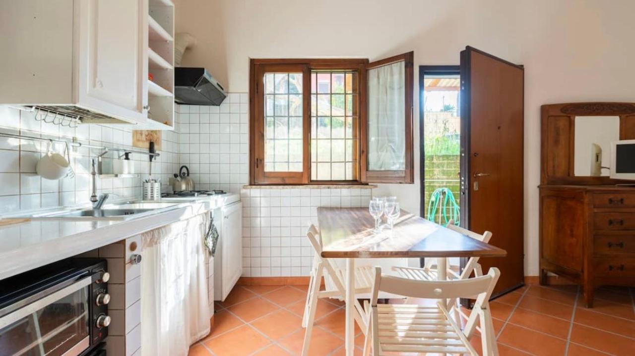 Independent House With Private Patio In Semesterbostad *